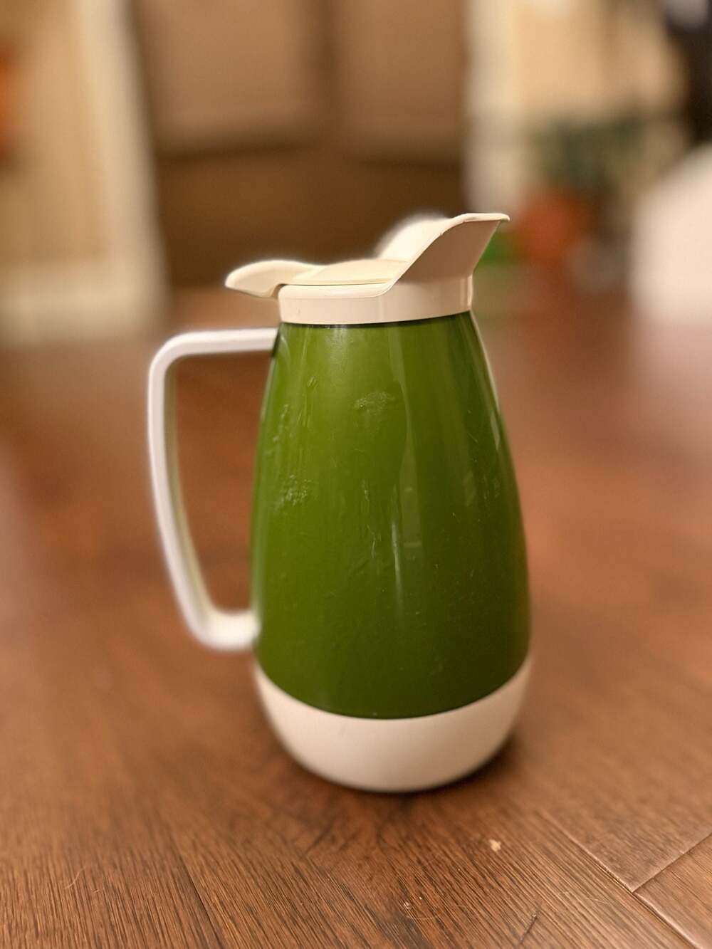 Vintage West Bend Thermo-Serv Insulated Thermal Pitcher Green and White